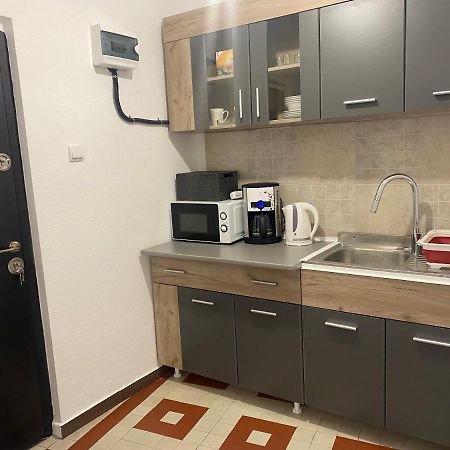 Old Town Apartment Bukares Bagian luar foto