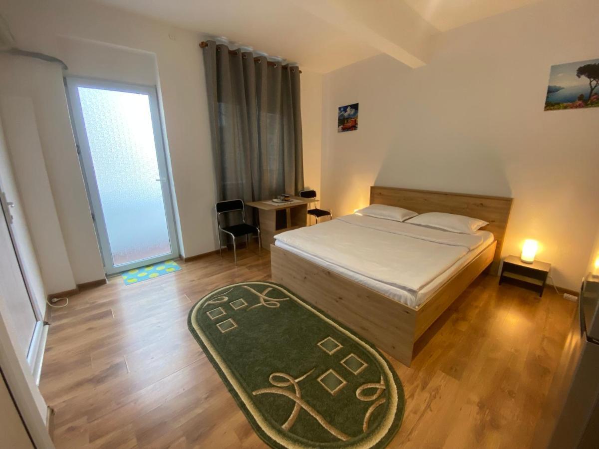 Old Town Apartment Bukares Bagian luar foto